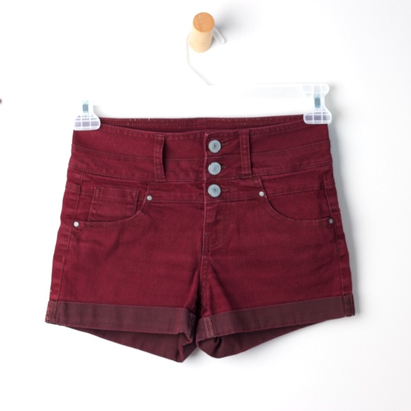 Red shorts, high rise shortie with 3 buttons, size 01 , Brand Ardene - Picture 2 of 10